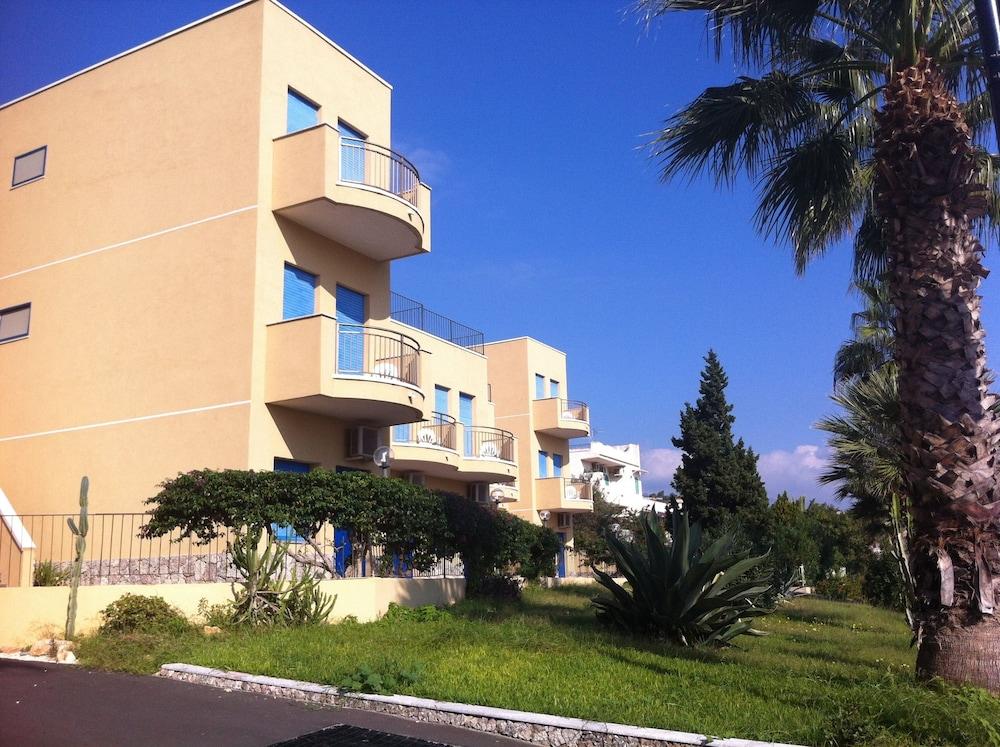 伊莱酒店 SantʼAlessio Siculo 外观 照片
