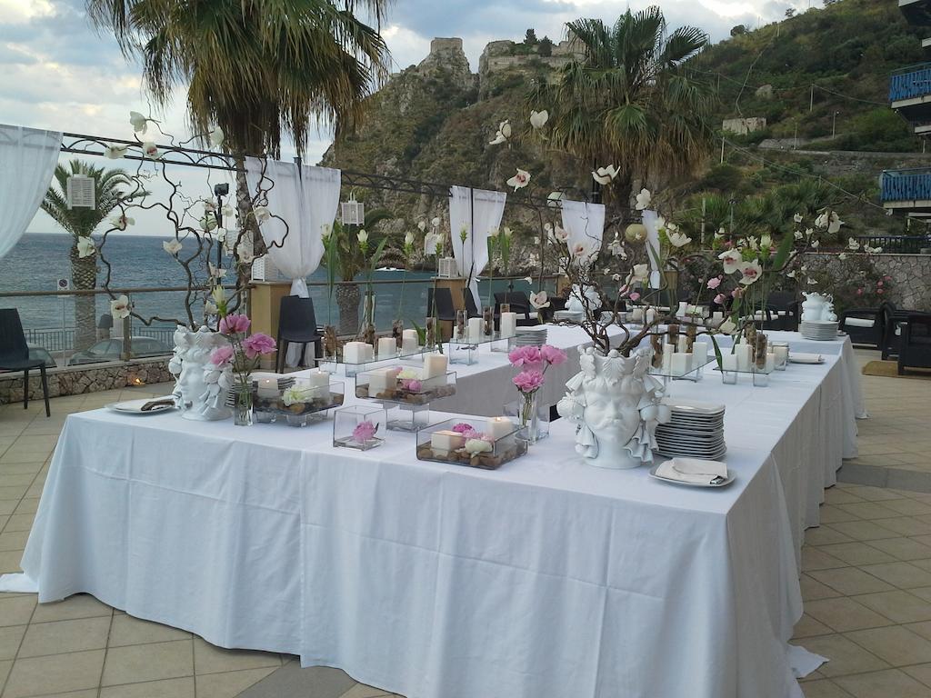 伊莱酒店 SantʼAlessio Siculo 外观 照片