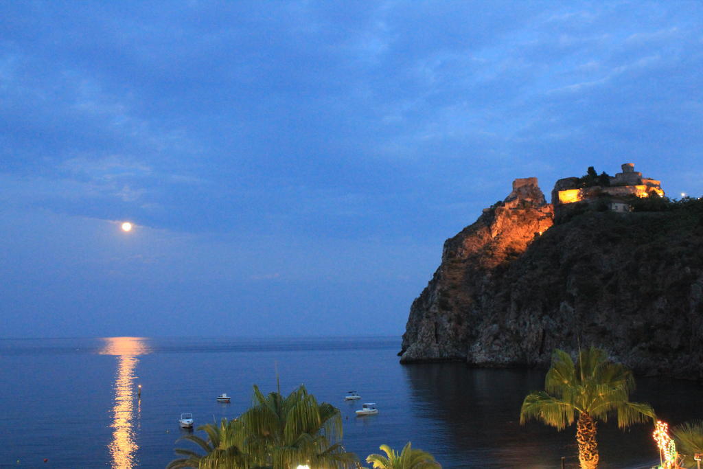 伊莱酒店 SantʼAlessio Siculo 外观 照片