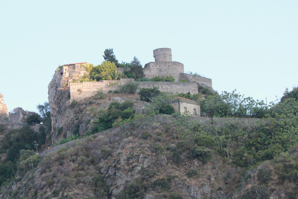 伊莱酒店 SantʼAlessio Siculo 外观 照片