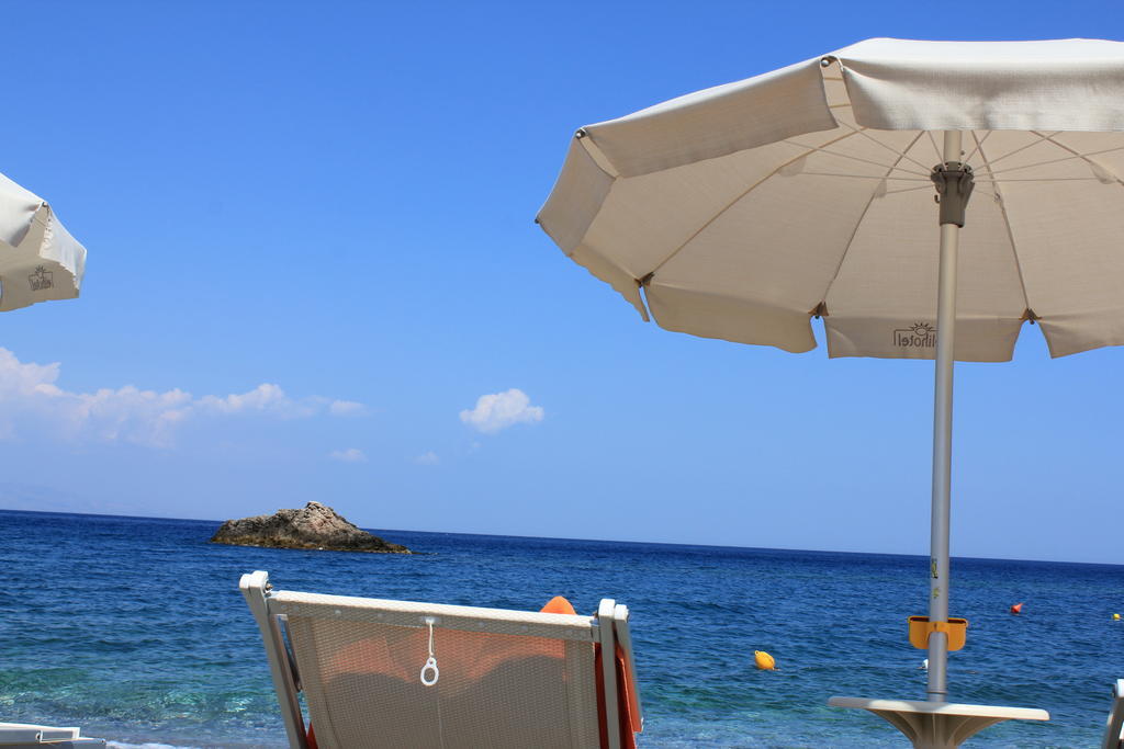 伊莱酒店 SantʼAlessio Siculo 外观 照片